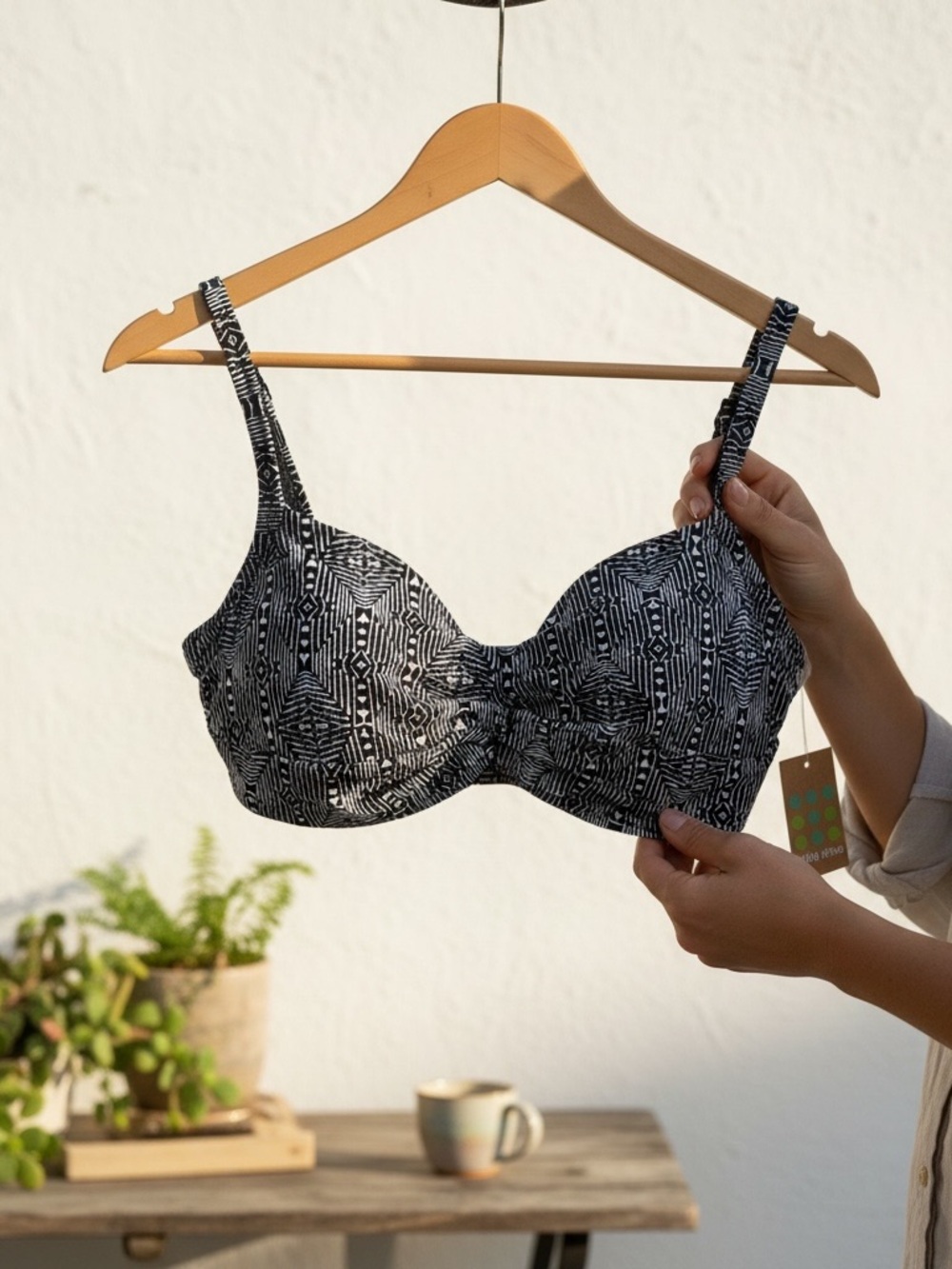 La Blanca Island Goddess Twist Underwire Bikini Top - Black & White - Title Nine